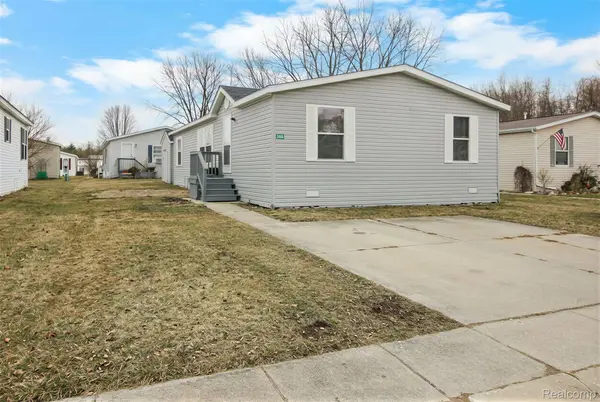 328 White Oak LN, Augusta Charter Township, MI 48190