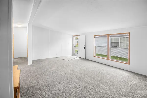 328 White Oak LN, Augusta Charter Township, MI 48190