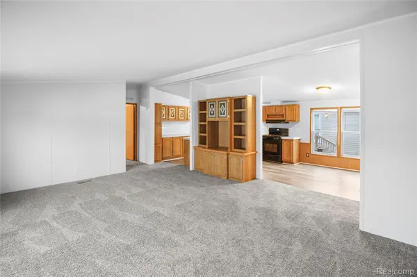 328 White Oak LN, Augusta Charter Township, MI 48190