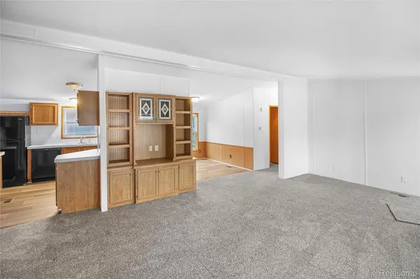 328 White Oak LN, Augusta Charter Township, MI 48190