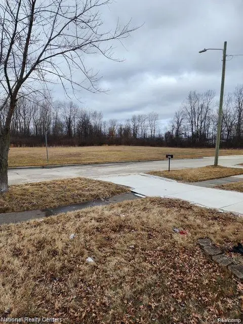 9509 Sylvia ST, Taylor, MI 48180