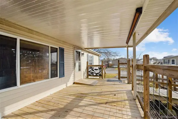 9072 Greentree DR, Berlin Charter Township, MI 48166