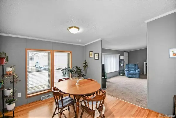 2351 Hiddenview DR, Berlin Charter Township, MI 48166