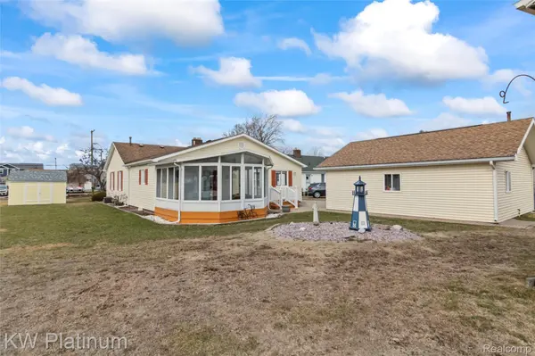 7811 Alexandria DR, Ira Township, MI 48023