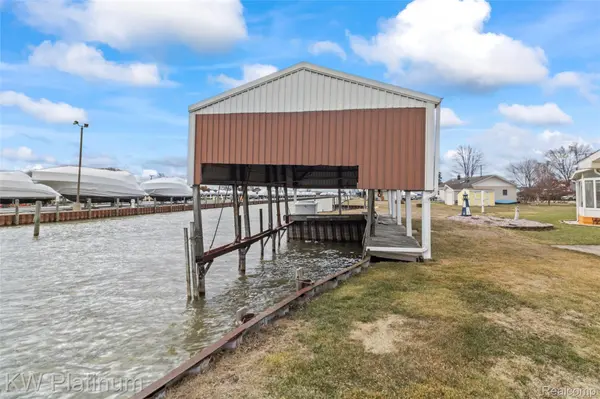 7811 Alexandria DR, Ira Township, MI 48023