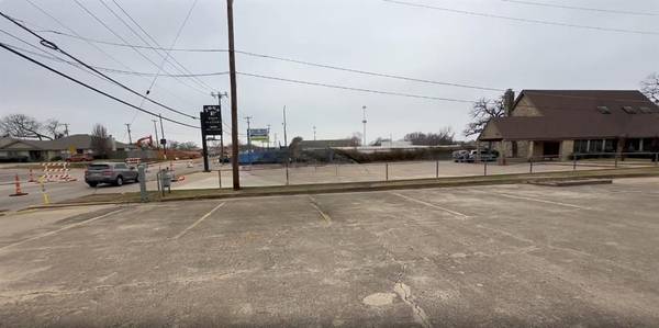 2003 W Arkansas Lane, Pantego, TX 76013