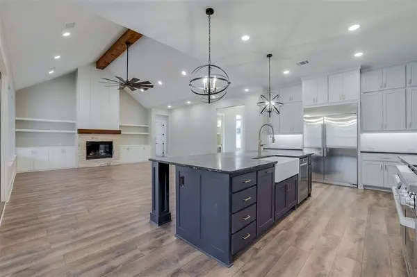 4031 Waters Edge Drive, Midlothian, TX 76065