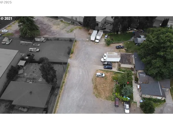 2716 NE BURTON RD, Vancouver, WA 98662