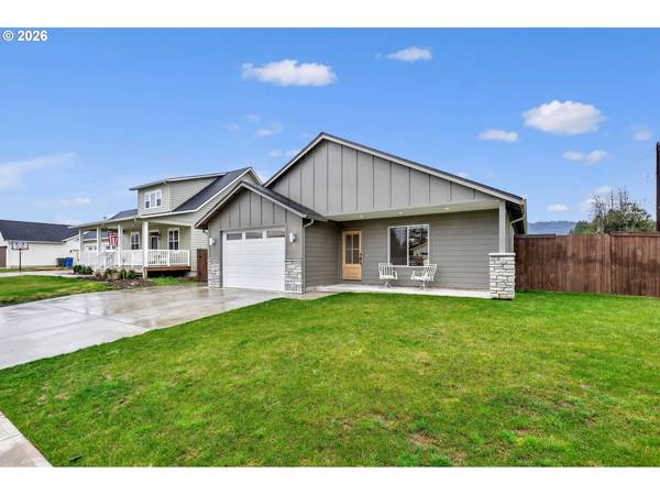 211 W OAK ST, Yacolt, WA 98675