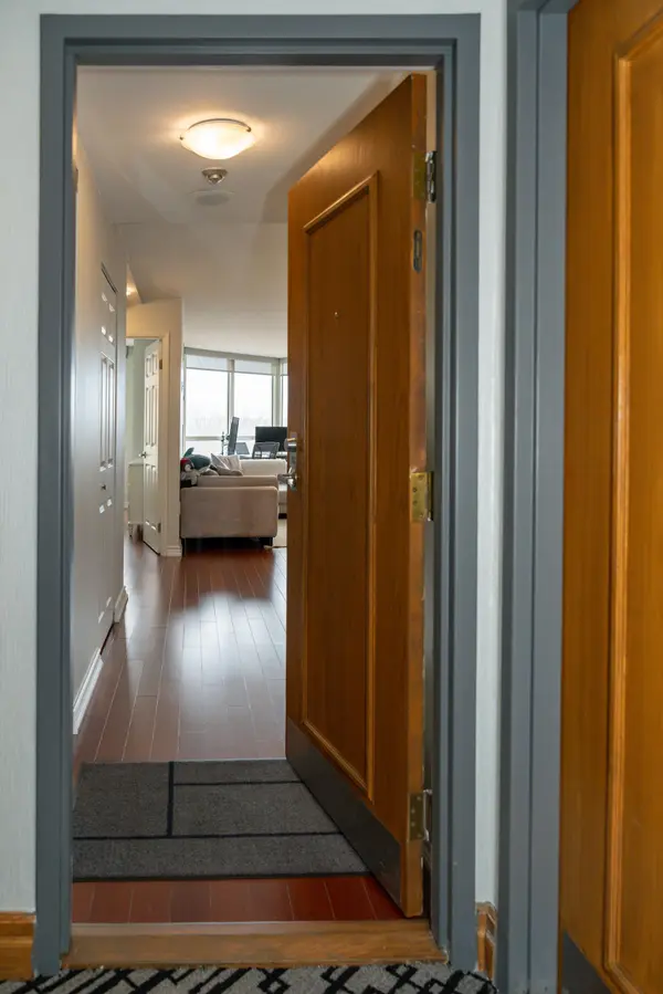 7 Concorde PL #212, Toronto C13, ON M3C 3N4