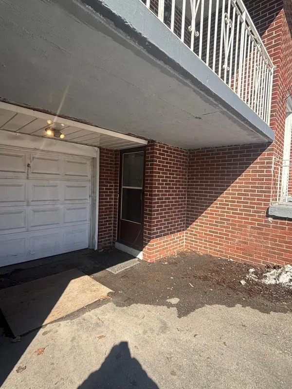 33 Robbinstone DR, Toronto E11, ON M1B 2C4