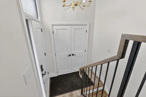 4 Patrick DR, Aurora, ON L4G 2A7