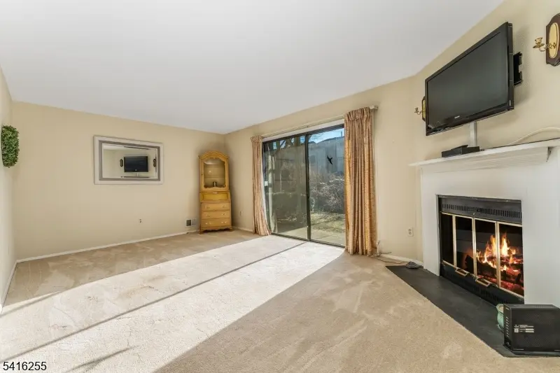 813 Spruce Hills Dr #813, Glen Gardner Boro, NJ 08826