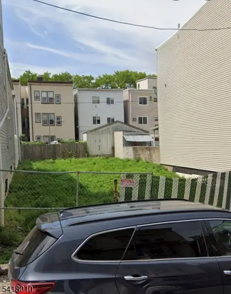 250 Elm St, Newark City, NJ 07105