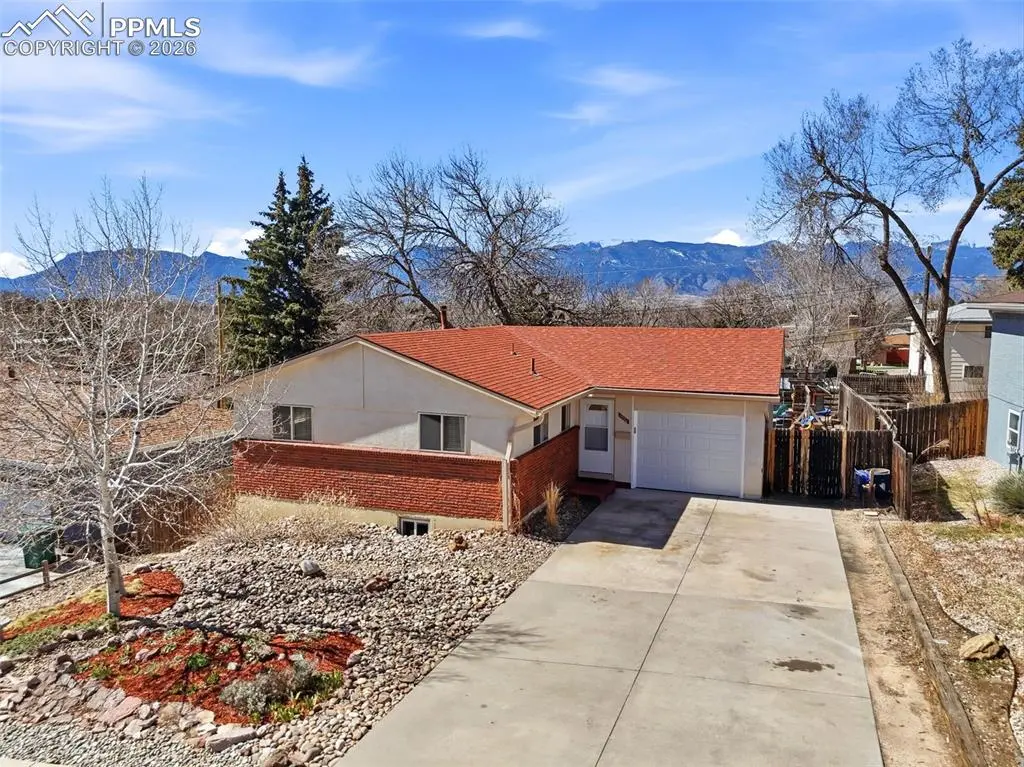 1920 Berkshire LN, Colorado Springs, CO 80909