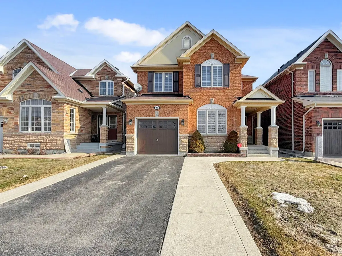 37 Bloom DR, Brampton, ON L6P 3C3