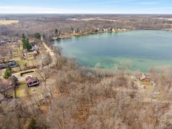 15177 McCaslin Lake RD, Argentine Township, MI 48451