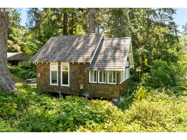 683 E 6TH ST, Cannon Beach, OR 97110
