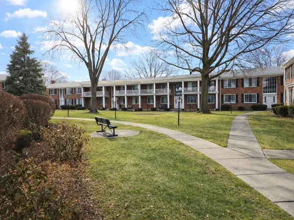 29460 Hoover RD, Warren, MI 48093