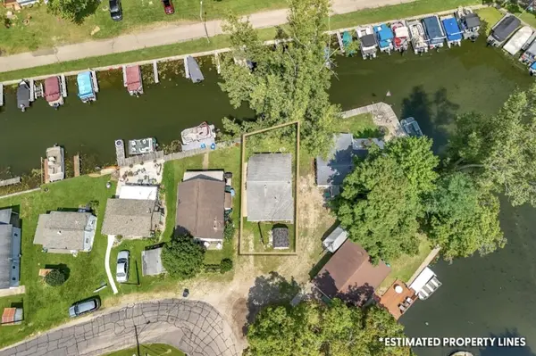 268 Paradise Island DR, Coldwater, MI 49036