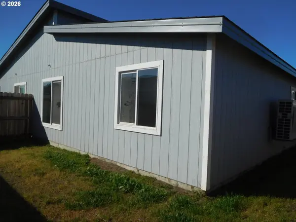 1044 NE EMERALD DR, Hermiston, OR 97838