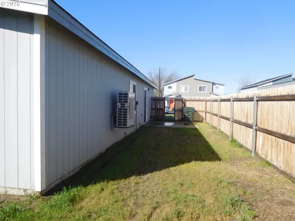 1044 NE EMERALD DR, Hermiston, OR 97838