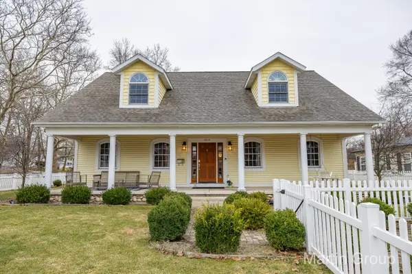 2514 Hall ST SE, East Grand Rapids, MI 49506