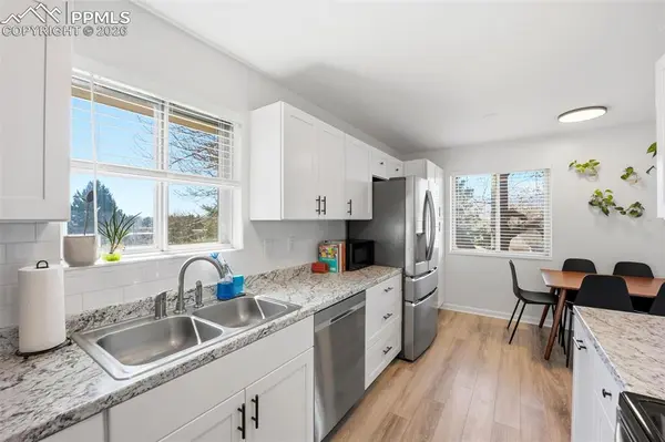 1920 Berkshire LN, Colorado Springs, CO 80909