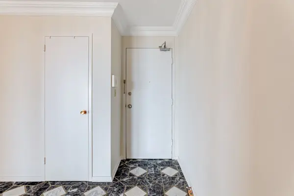 135 Antibes DR #2606, Toronto C07, ON M2R 2Z1