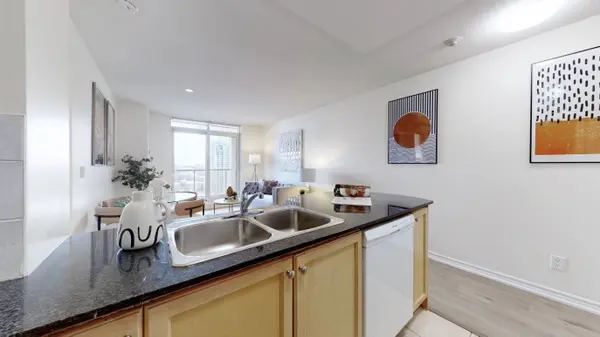 18 Kenaston GDNS #1606, Toronto C15, ON M2K 3C7