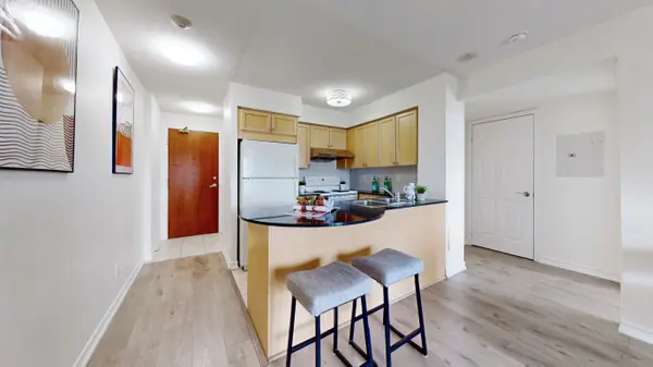 18 Kenaston GDNS #1606, Toronto C15, ON M2K 3C7