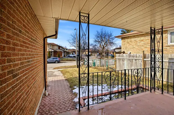 11 Pilot ST, Toronto E10, ON M1E 2C4