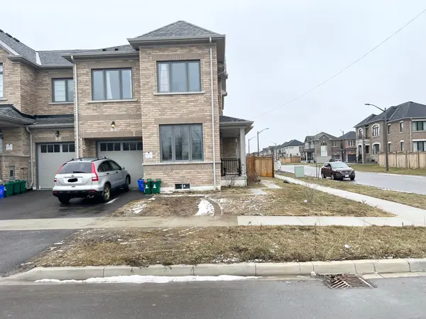 2 Littlewood DR, Whitby, ON L1P 0H4