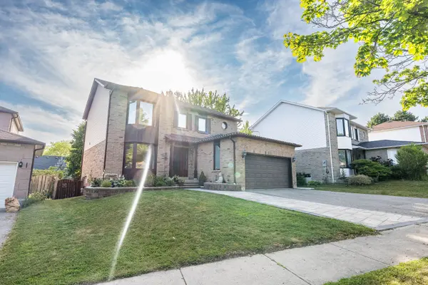 22 Mayflower ST #Upper, Whitby, ON L1N 8A9