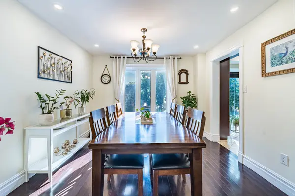 22 Mayflower ST #Upper, Whitby, ON L1N 8A9