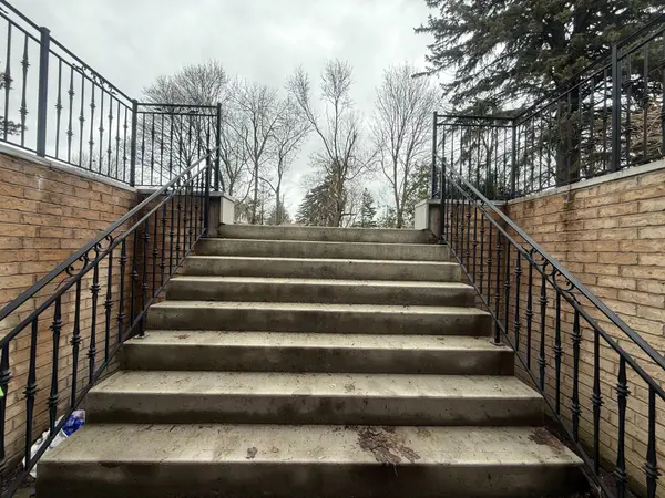 19 Honeybourne CRES #bsmt, Markham, ON L3P 1P4