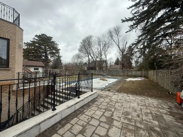 19 Honeybourne CRES #bsmt, Markham, ON L3P 1P4