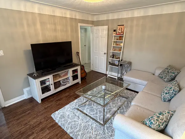 69 Glenmount AVE, Hamilton, ON L8S 2L3