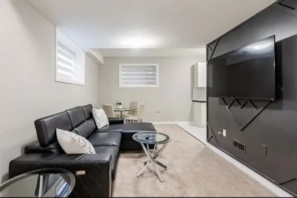 54 Spachman ST #Bsmt, Kitchener, ON N2R 0N5