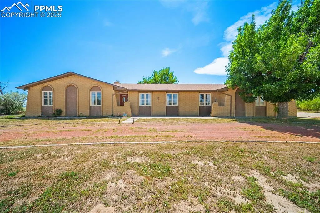 650 E Woodleaf DR, Pueblo, CO 81007