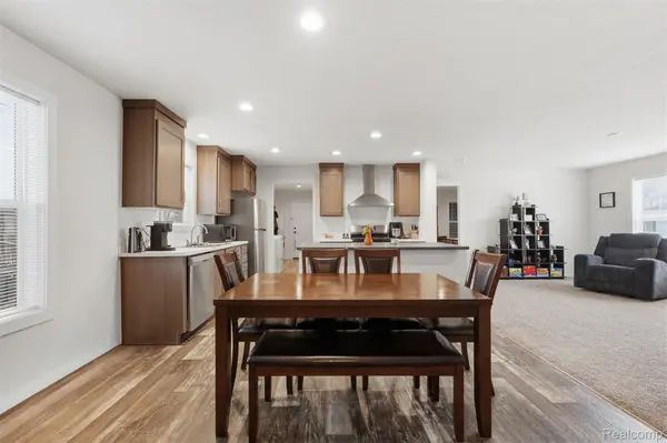 2125 Candy LN, Brighton, MI 48114