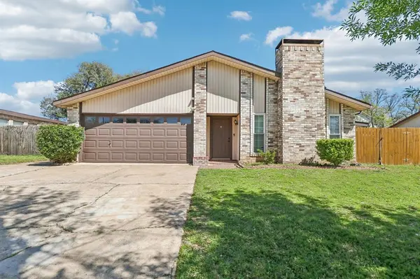 3216 Red Oak Lane, Bedford, TX 76021