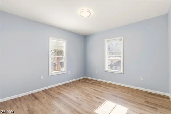 76 Grumman Ave, Newark City, NJ 07112