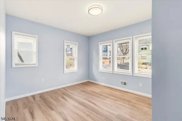 76 Grumman Ave, Newark City, NJ 07112