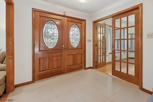 7 Canyon Woods Ct, Holmdel Twp., NJ 07733