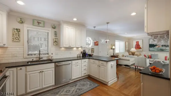 290 Sycamore St, Westfield Town, NJ 07090