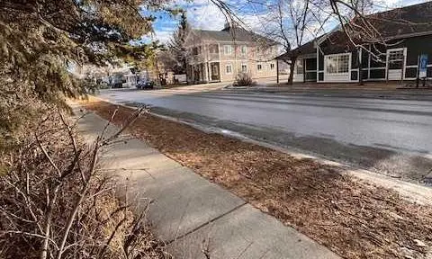 220 First ST E, Cochrane, AB T4C1Z3