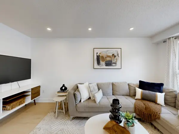 5139 Porter ST N, Burlington, ON L7L 6K8