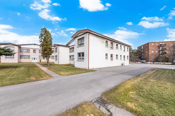 1037 Churchill AVE E #7, Oakville, ON L6H 1A3