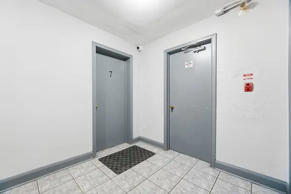 1037 Churchill AVE E #7, Oakville, ON L6H 1A3